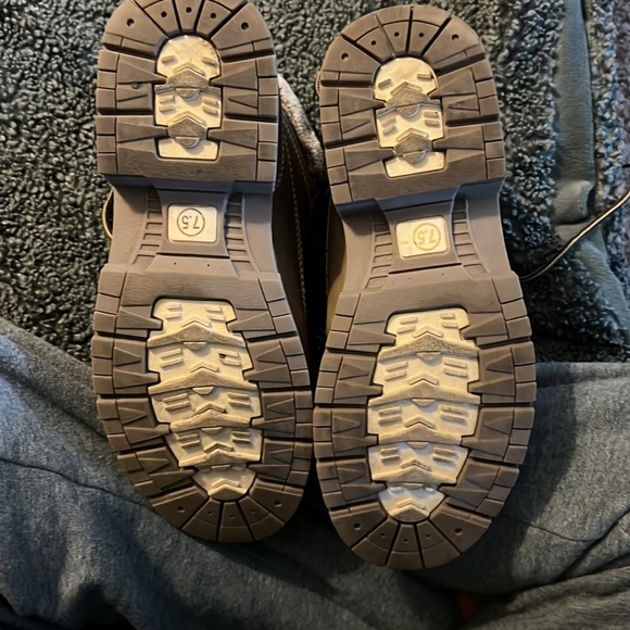 Ancu boots with cozy fur tongue and heel. Worn once - Picture 4 of 5